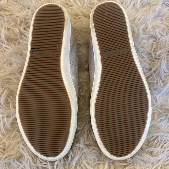 naturalizer tennis shoes